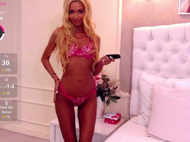 CelineHinton live cam on BongaCams