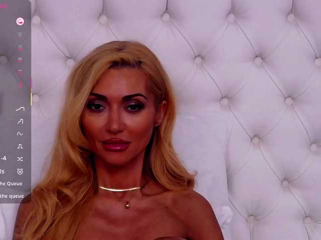 CelineHinton's BongaCams show and profile