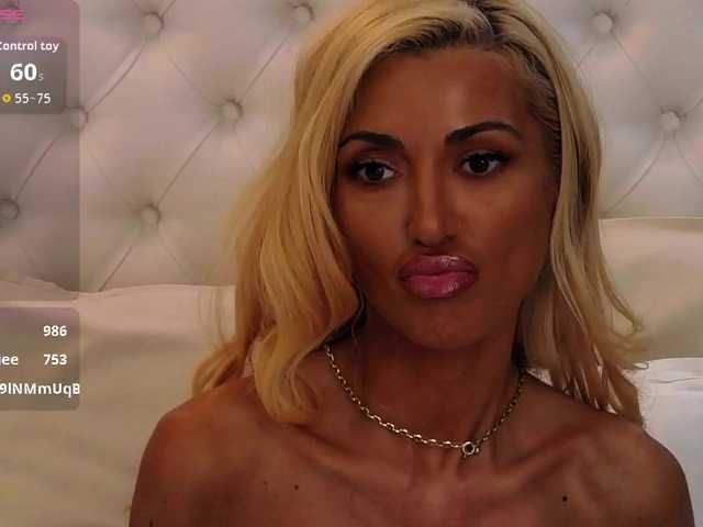 CelineHinton live webcam show