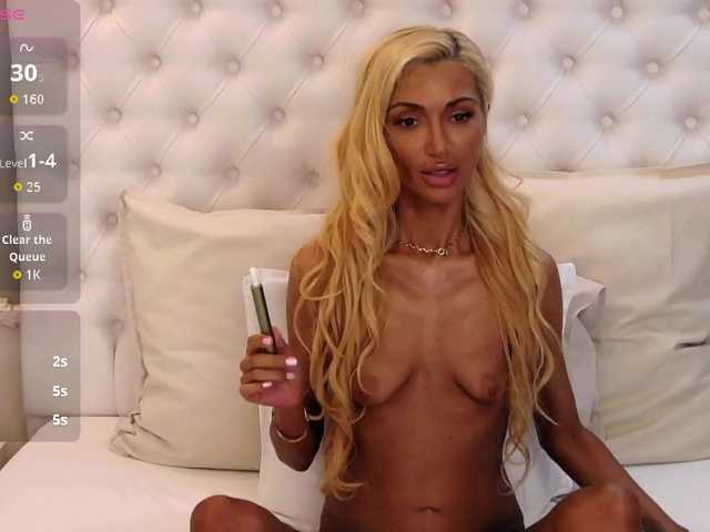 CelineHinton live webcam show