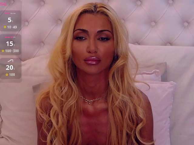CelineHinton live cam on BongaCams