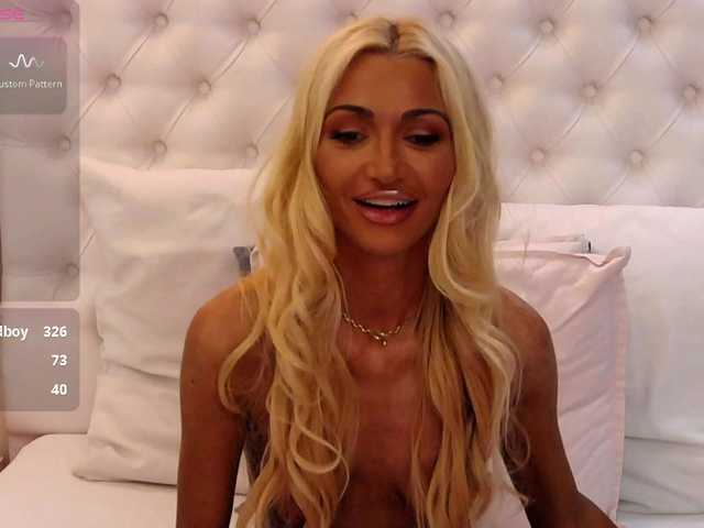 CelineHinton live cam on BongaCams