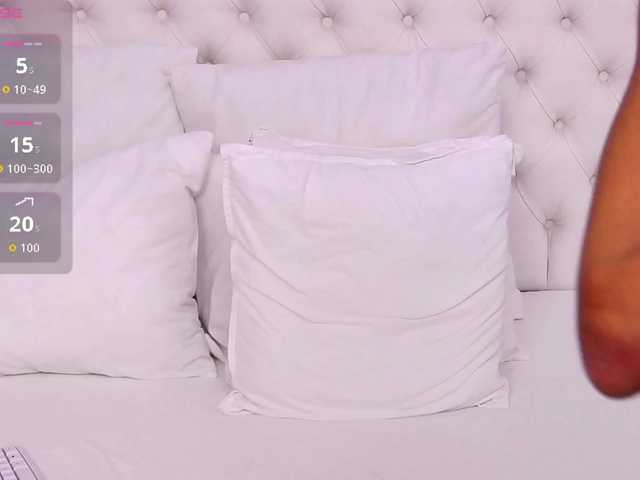 CelineHinton live cam on BongaCams