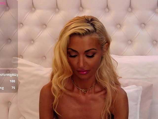 CelineHinton live cam on BongaCams