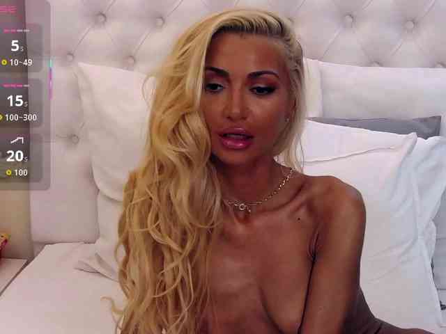CelineHinton webcam