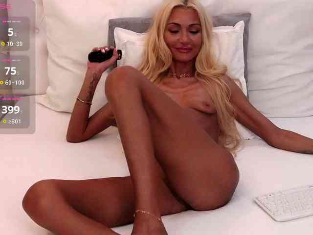 CelineHinton webcam