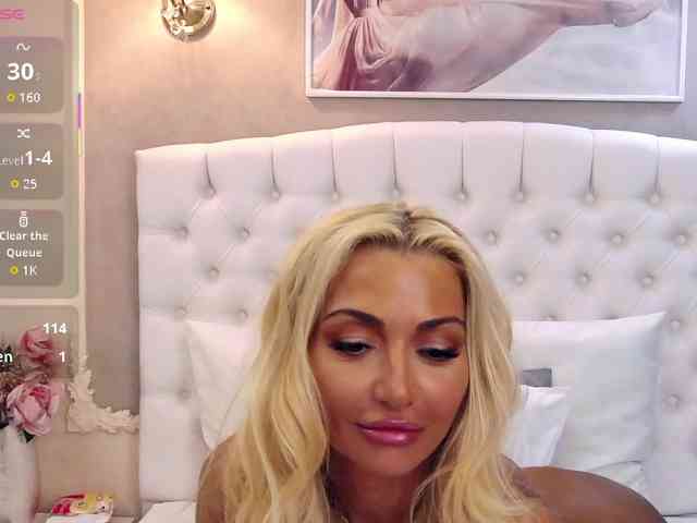 CelineHinton webcam