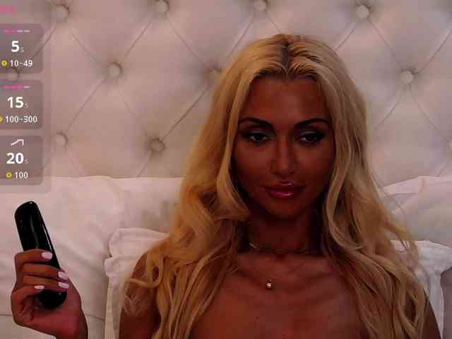 CelineHinton webcam