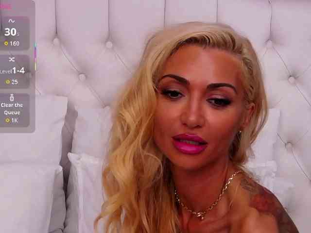 CelineHinton webcam
