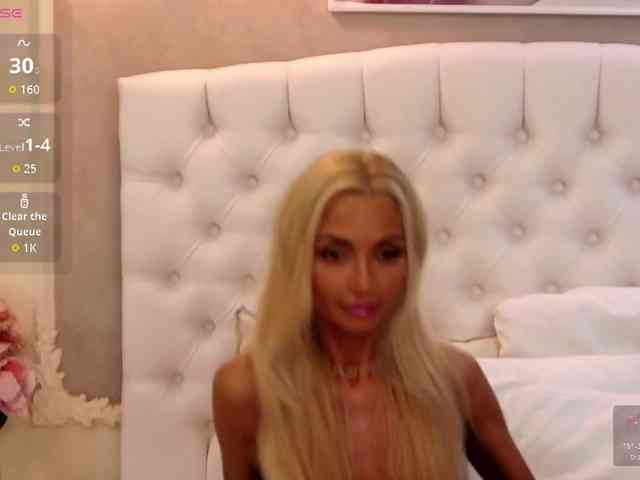 CelineHinton webcam