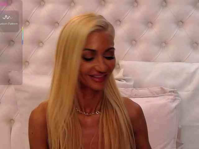 CelineHinton webcam