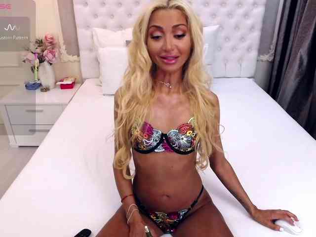 CelineHinton webcam