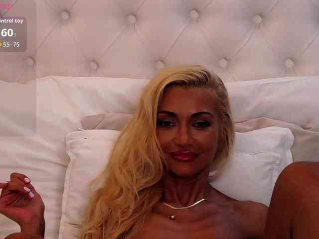 CelineHinton webcam