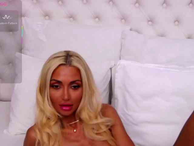 CelineHinton webcam