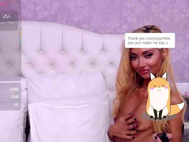 CelineHinton webcam