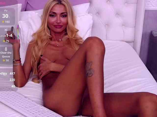 CelineHinton webcam