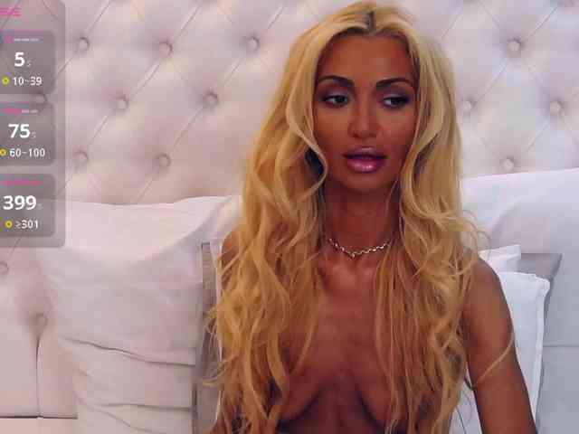 CelineHinton webcam