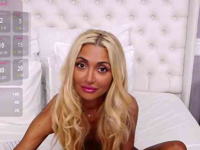 CelineHinton webcam