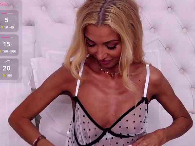 CelineHinton webcam