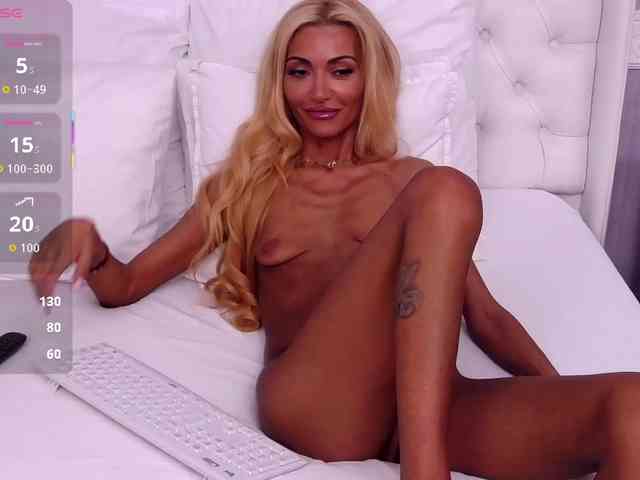 CelineHinton webcam