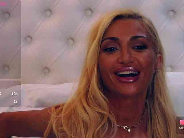 CelineHinton webcam