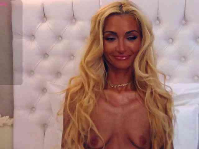 CelineHinton webcam