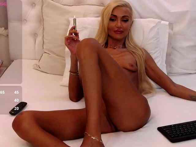 CelineHinton webcam