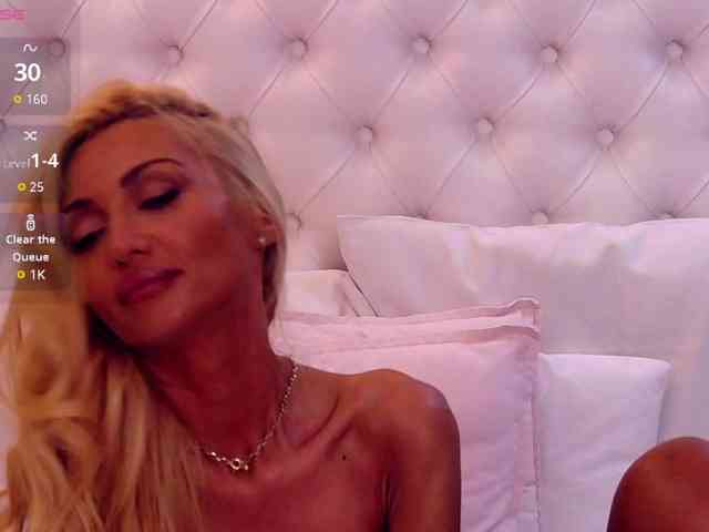 CelineHinton webcam