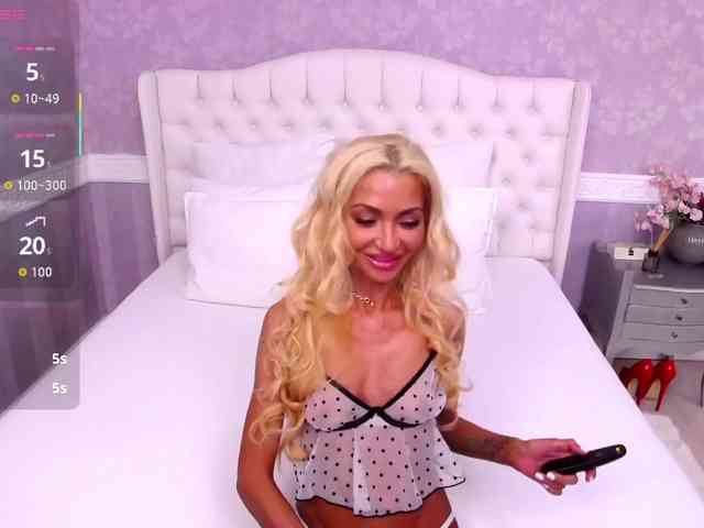 CelineHinton webcam