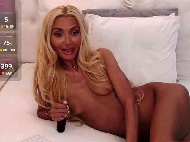 CelineHinton webcam