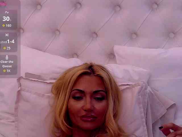 CelineHinton webcam