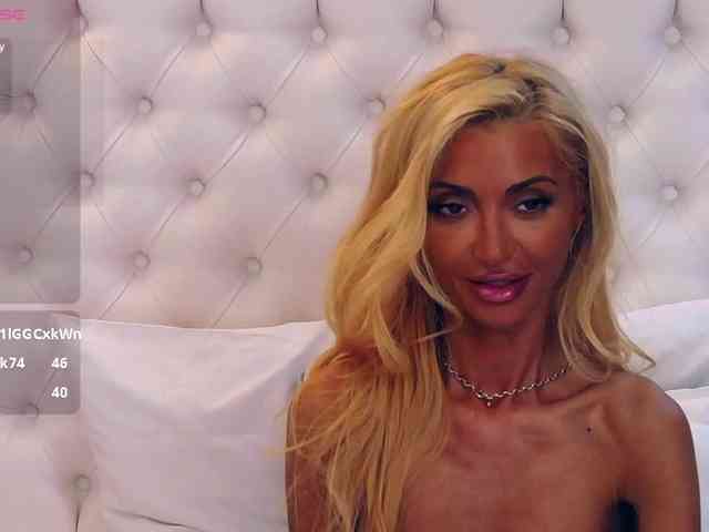 CelineHinton webcam