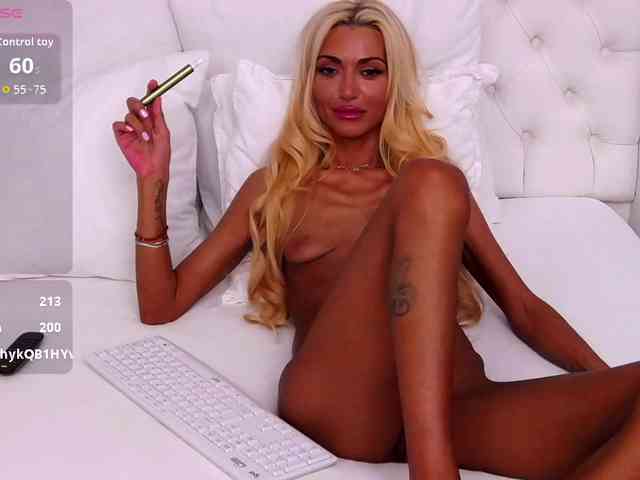 CelineHinton webcam