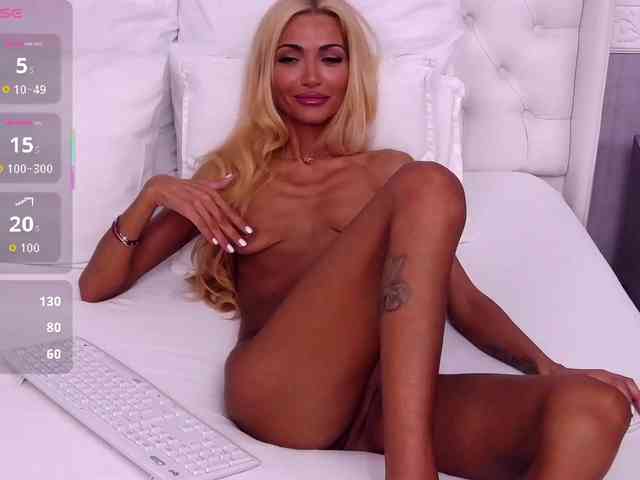 CelineHinton webcam