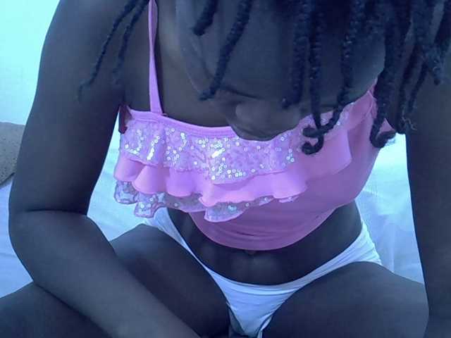 sexyass20 live cam on BongaCams