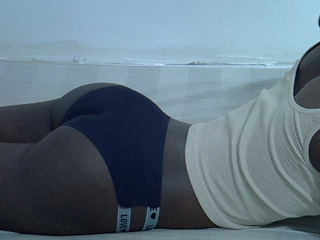 sexyass20 live cam on BongaCams