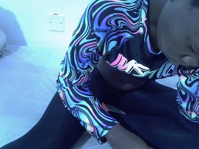 sexyass20 live cam on BongaCams
