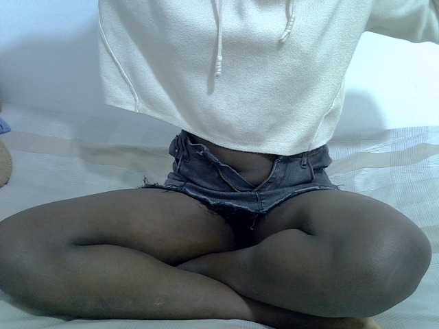 sexyass20 live cam on BongaCams