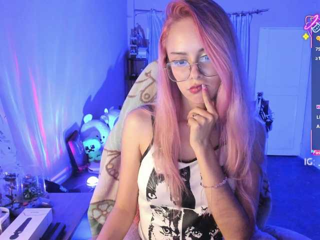 7Hana7 Live Cam on BongaCams