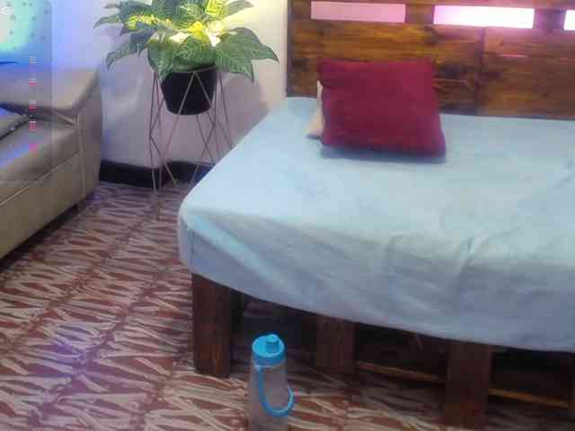 Yeseniaa25