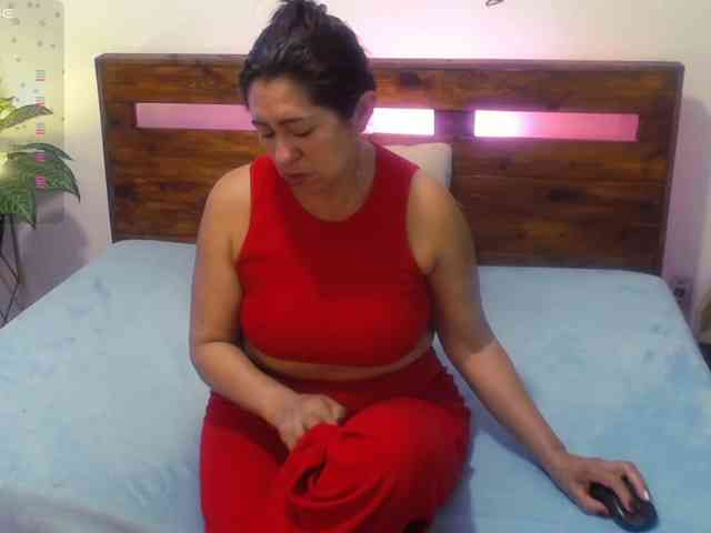 Yeseniaa25