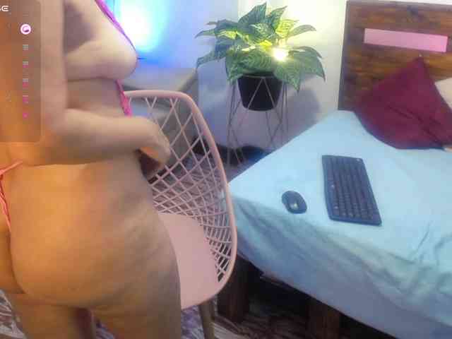 Yeseniaa25