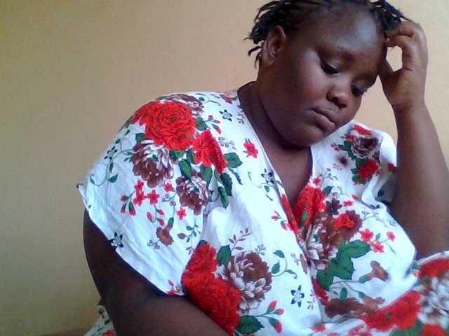 Bursty-Monique live cam on BongaCams