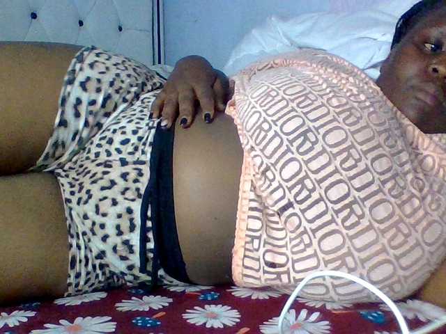 Bursty-Monique live cam on BongaCams
