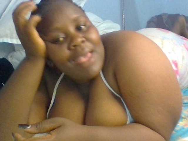 Bursty-Monique live cam on BongaCams