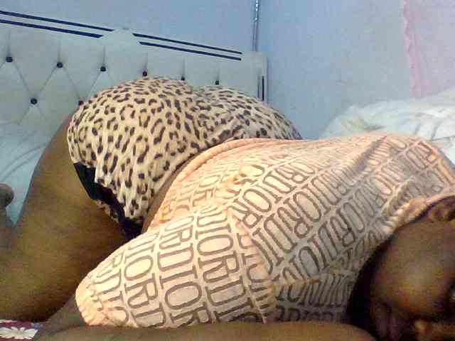 Bursty-Monique webcam