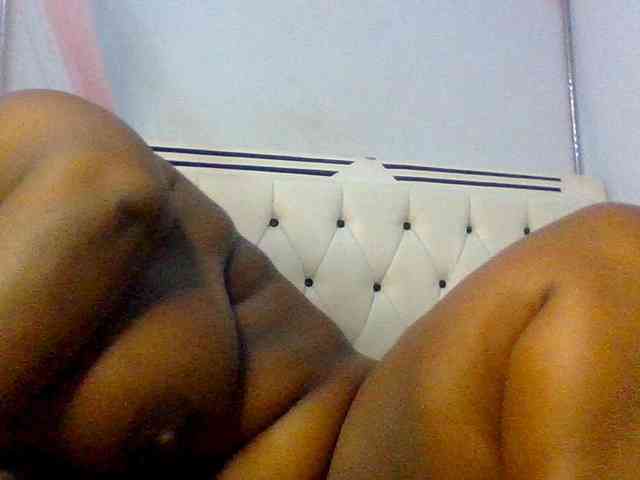 Bursty-Monique webcam
