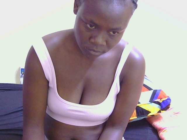 Blackqueeen's BongaCams show and profile