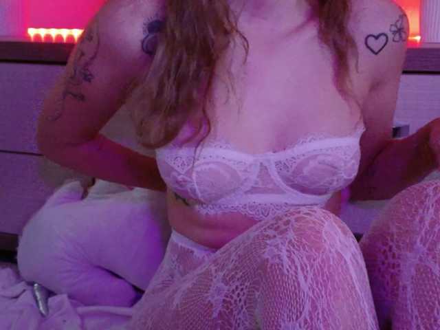Ivanna-Rose, en vivo ahora en BongaCams