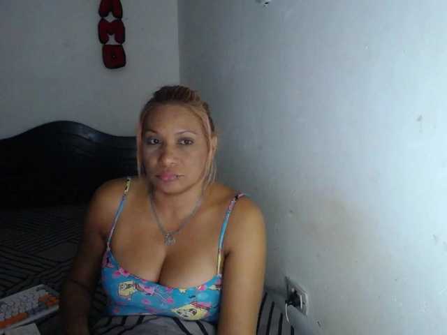 GeicerTito live cam on BongaCams